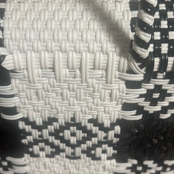 Mexican Plastic Basket/ Lonchera Artesanal - Picture 4 of 6